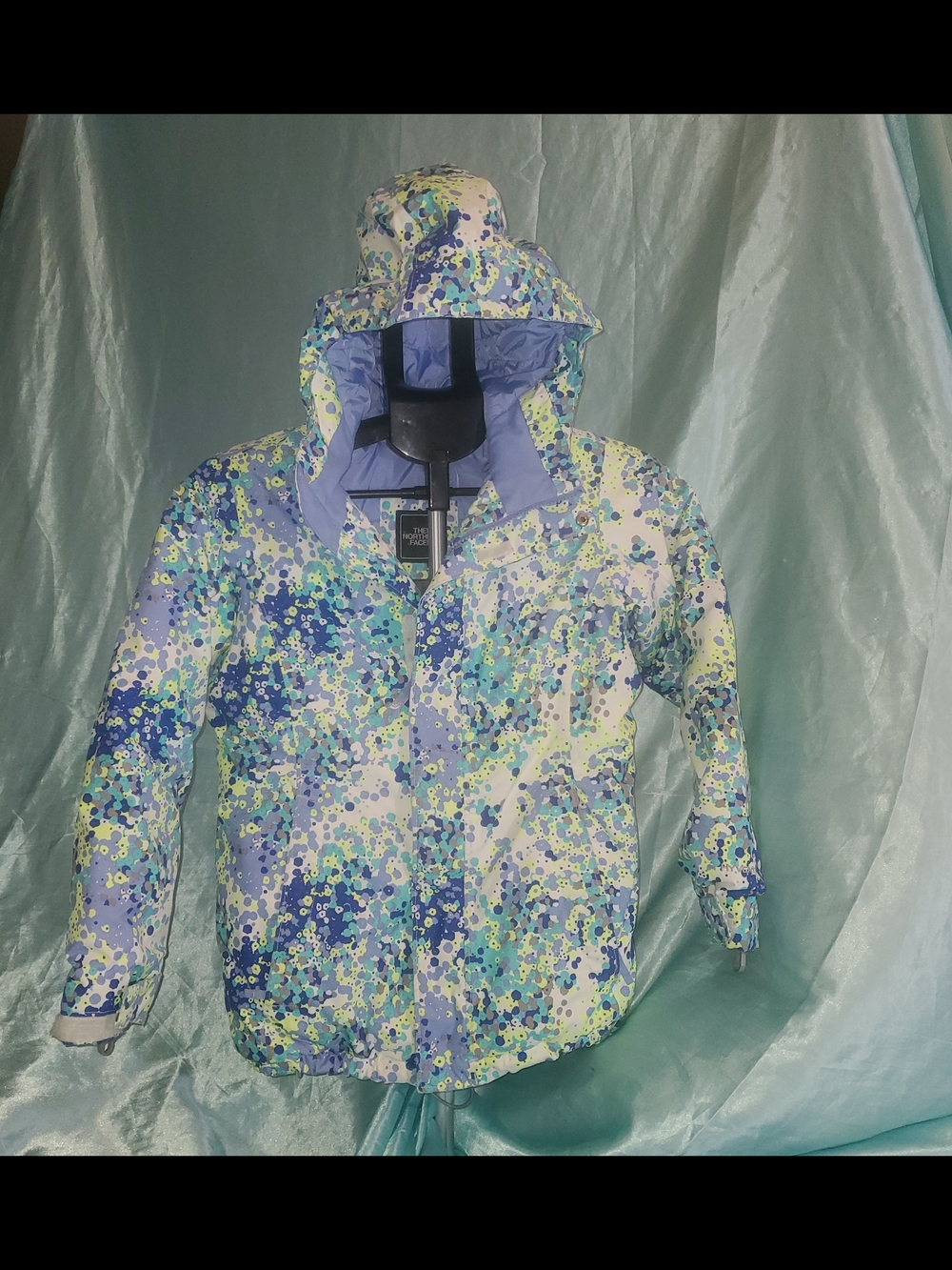 The North Face Girls Medium 10/12 Med Hooded Puffer coat